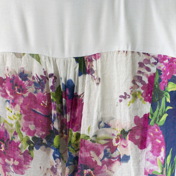 ARATTA | White Tee with Contrast Floral Back - Picture 5 of 5